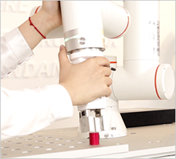 アームを直接動かして動作設定