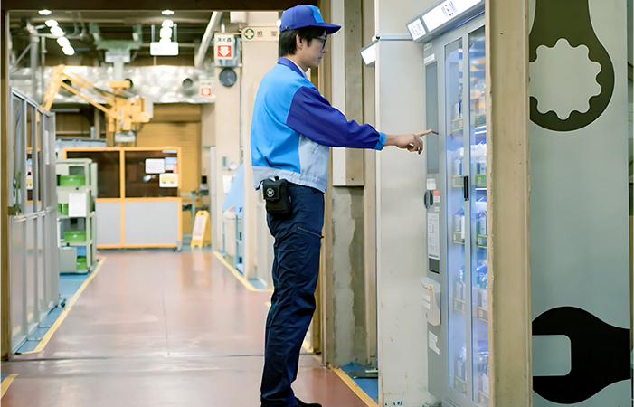 アイコクアルファ株式会社 ラクラクハンド事業部 調達グループ 技術職マネージャー 川合 純一郎 さま